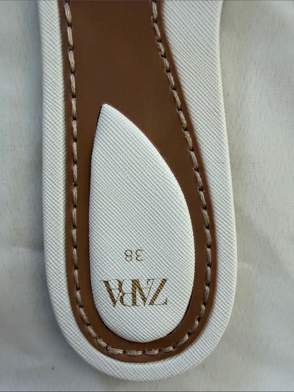 ZARA White Slide Sandals with Clear Straps and Tan Footbed - Picture 5 of 8